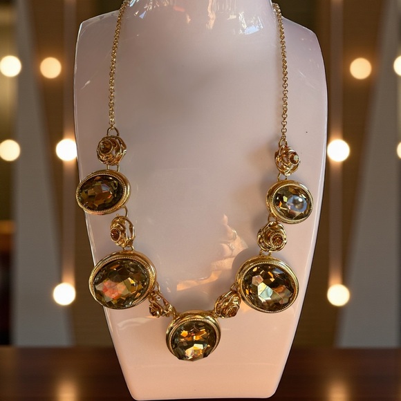 Gold toned Monet necklace 17 inches with topaz gems - Picture 7 of 8